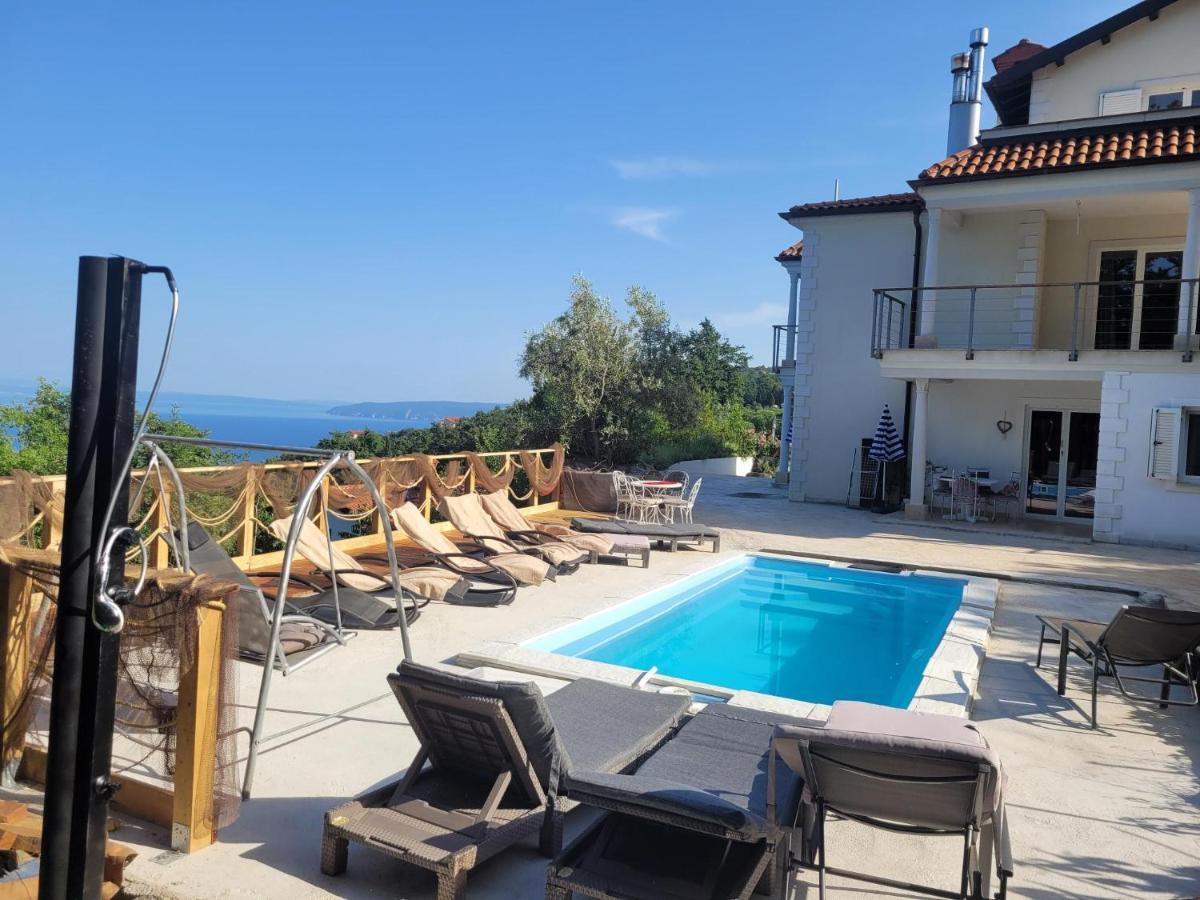 Apartments Chiara Mit Meerblick Und Pool Und Jacuzzi Lovran Eksteriør billede