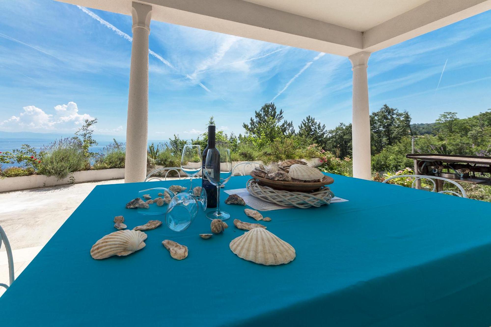 Apartments Chiara Mit Meerblick Und Pool Und Jacuzzi Lovran Eksteriør billede