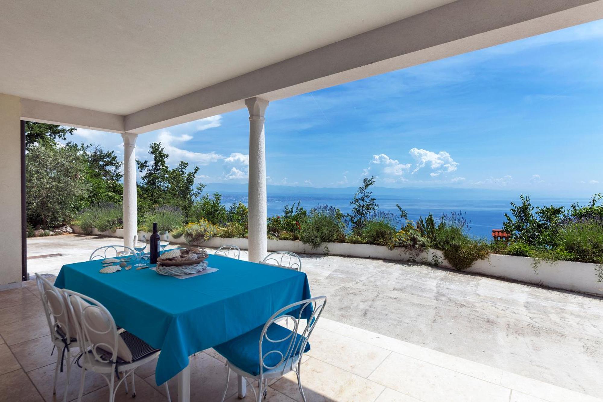 Apartments Chiara Mit Meerblick Und Pool Und Jacuzzi Lovran Eksteriør billede
